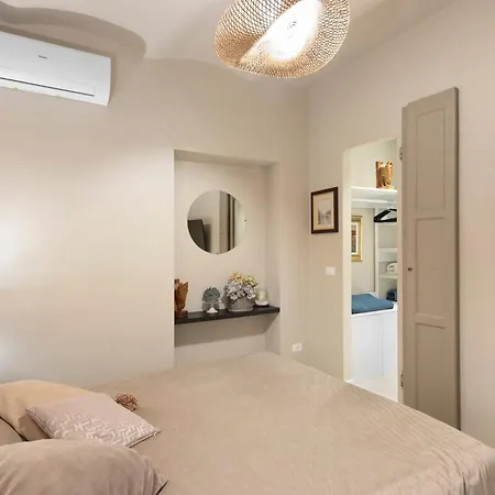 A Due Passi Dal Teatro Appartement *